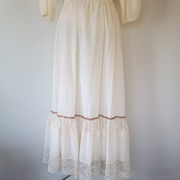 VNT 2pc Skirt Set (0228) - Picture 8 of 14